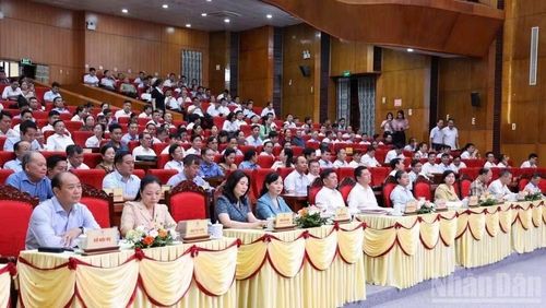 Các đại biểu tham dự hội nghị.