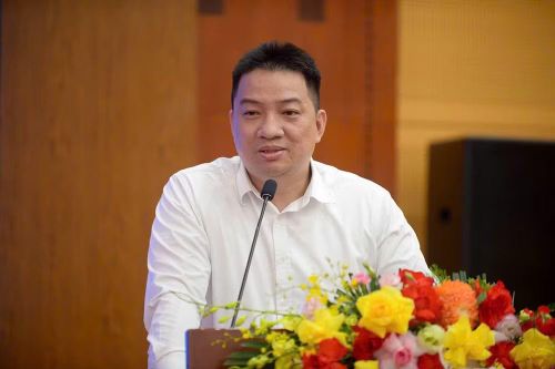 Ông Hồ Đức Thắng, Đại biểu Quốc hội, Ủy ban Văn hóa và xã hội của Quốc hội tham luận tại diễn đàn.