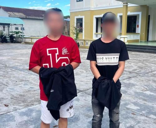 2 đối tượng Toàn và Đạt.
