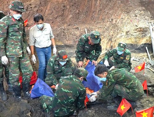  Tại khu A, vị trí dưới bia Tưởng niệm các Anh hùng Liệt sĩ trước đây ở Công viên Lê Thị Riêng, hiện đã được di dời đã tìm thấy thêm nhiều hài cốt liệt sĩ 