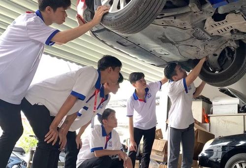Một tiết học thực hành của Trường Cao đẳng Quốc tế TPHCM. Ảnh NT.