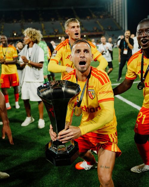 Lens giành danh hiệu Siêu cúp đầu tiên trong lịch sử - Ảnh: Ligue 1