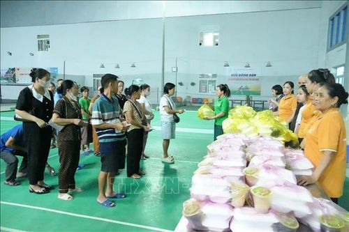 Không dừng lại ở một bếp ăn riêng lẻ, ngọn lửa nhân ái đã nhanh chóng lan tỏa mạnh mẽ thành một phong trào sâu rộng tại nhiều bệnh viện trên địa bàn.