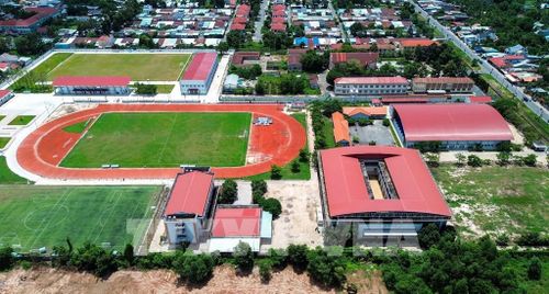 Sân thi đấu bóng đá tại cơ sở 2 Trung tâm Huấn luyện và Thi đấu thể thao tỉnh Tây Ninh được đầu tư đồng bộ, đáp ứng yêu cầu tập luyện và tổ chức các giải thi đấu thể thao quy mô lớn. Ảnh: Giang Phương – TTXVN