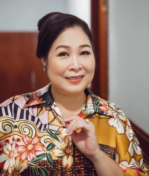 NSND Hồng Vân vẫn duy trì phong độ ổn định, luôn hoàn thành tốt vai diễn. 