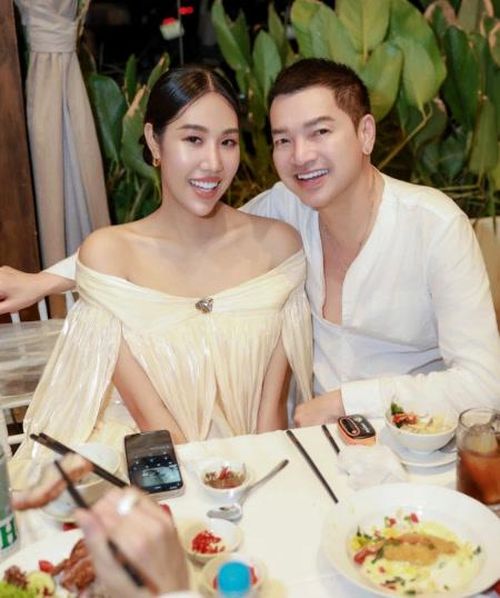 Nghệ sĩ Quang Minh xây dựng tổ ấm mới bên bà xã Tăng Khánh Chi.