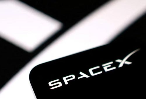 Elon Musk hiện sở hữu 48,4% cổ phần SpaceX. Ảnh: Reuters