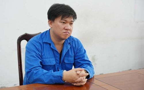 Phạm Đỗ Đăng Khoa tại cơ quan điều tra. Ảnh: Công an TP HCM