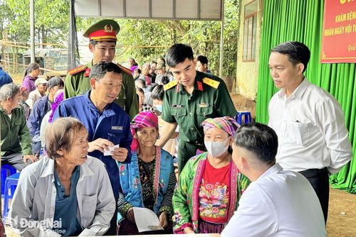 Các y, bác sĩ tư vấn, hướng dẫn điều trị đối với những trường hợp có dấu hiệu bệnh lý.