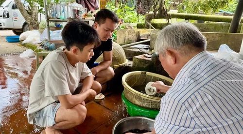 Đầu ra sản phẩm là một trong những khó khăn của nghề nuôi trồng thuỷ sản ở xã Cốc San.