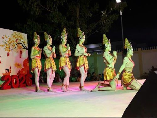 Tiết mục múa mang đậm màu sắc văn hóa Chăm do các thành viên trẻ biểu diễn trong chương trình văn nghệ