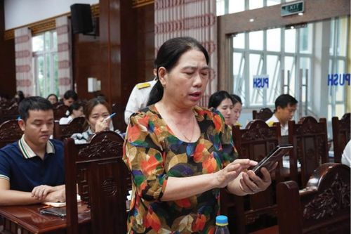 Người nộp thuế chia sẻ các vướng mắc liên quan đến thực hiện nghĩa vụ thuế. 