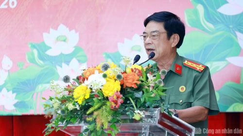 Các ý kiến tham luận tại hội nghị.