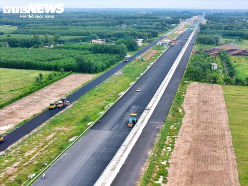 Tại buổi làm việc, ông Võ Tấn Đức cho biết Vành đai 3 TP.HCM là dự án hạ tầng giao thông chiến lược, có vai trò quan trọng trong phát triển đô thị, logistics khu vực Nhơn Trạch - Long Thành, đồng thời kết nối giao thông với sân bay Long Thành và cảng Phước An.