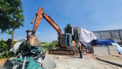 Việc xử lý vi phạm nhằm lập lại kỷ cương trong quản lý, sử dụng đất và trật tự xây dựng tại địa phương. Ảnh: Hoàng Anh