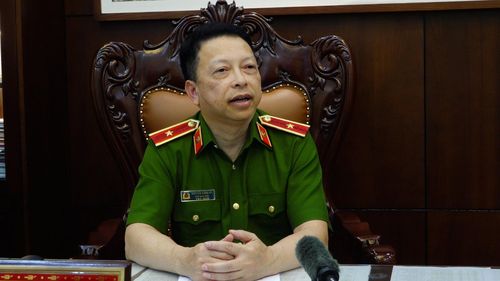 Thiếu tướng Nguyễn Hồng Ky, Phó Giám đốc Công an TP Hà Nội, chia sẻ về vai trò của nhân dân trong giữ gìn an ninh, trật tự. Ảnh: Đỗ Duẩn