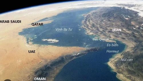 Eo biển Hormuz nằm giữa Iran và Oman, dài 161 km, điểm hẹp nhất rộng 33 km. Luồng hàng hải mỗi hướng chỉ rộng 3 km. Eo biển gần như tê liệt từ khi chiến sự Trung Đông bùng phát.