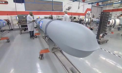 Chính quyền Tổng thống Donald Trump đang thúc đẩy các hợp đồng quốc phòng dài hạn, qua đó tạo điều kiện để các tập đoàn quốc phòng đầu tư vào cơ sở và trang thiết bị mới.