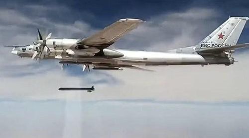 Điểm đáng chú ý là chiến tranh kéo dài đã khiến Kh-101 thay đổi đáng kể. Bộ Quốc phòng Ukraine cho biết đã xác định ít nhất 4 đợt cải tiến lớn đối với tên lửa này kể từ năm 2022.