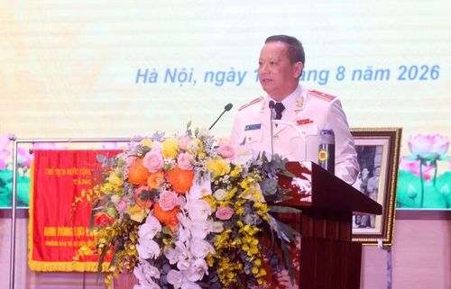 Thiếu tướng Phạm Thanh Hùng, Tư lệnh Bộ Tư lệnh Cảnh vệ phát biểu tại buổi lễ