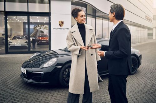  Doanh số xe Porsche đã qua sử dụng được chứng nhận chính hãng tại Mỹ tăng tới 11% trong năm 2025. Đây tiếp tục là dấu hiệu cho thấy người tiêu dùng đang tìm kiếm những lựa chọn có giá trị tốt hơn thay vì mua xe mới. 