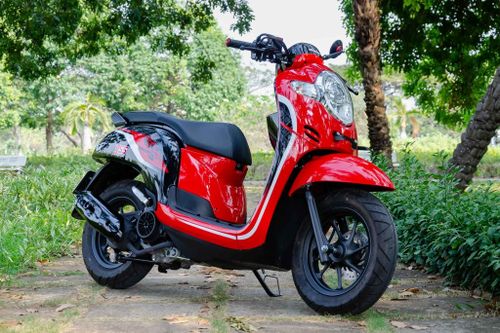 Người dùng yêu thích Scoopy vì thiết kế trẻ trung và khả năng cá nhân hóa màu sơn theo sở thích. Ảnh: Vĩnh Phúc.