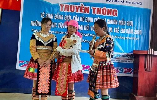 Tiểu phẩm sân khấu hóa giúp truyền tải sinh động các thông điệp về bình đẳng giới, phòng, chống bạo lực gia đình và bảo vệ phụ nữ, trẻ em