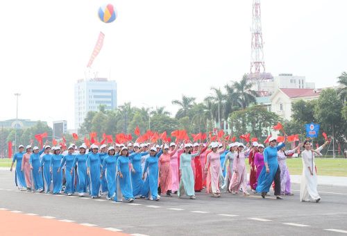 Các khối tham gia diễu hành tại lễ khai mạc