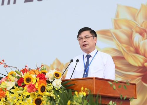 Phó Chủ tịch UBND tỉnh Hưng Yên Phạm Văn Nghiêm phát biểu