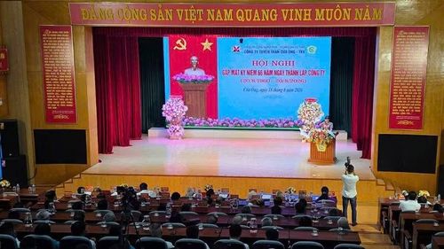 Quang cảnh hội nghị gặp mặt kỷ niệm 66 năm Ngày thành lập Công ty Tuyển than Cửa Ông. (Ảnh: Quang Thọ)