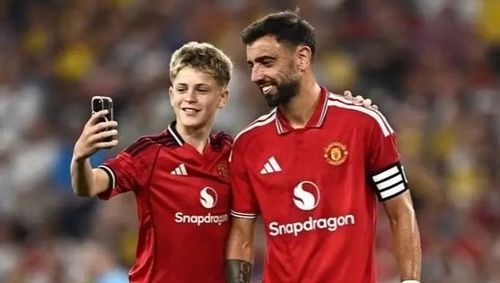 Bản thân Fernandes vẫn muốn tiếp tục ở lại Old Trafford, dù chưa đạt thỏa thuận về hợp đồng dài hạn mới. Vì vậy, ở thời điểm hiện tại, khả năng Fernandes chuyển sang Galatasaray là rất thấp.