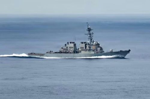Tàu khu trục USS Benfold của Hải quân Mỹ