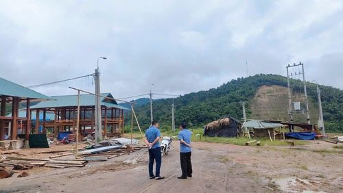 Yêu cầu đẩy nhanh các khu tái định cư cho các hộ dân trong vùng sạt lở cao sớm di dời