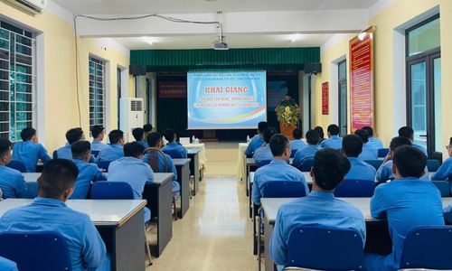 Lễ khai giảng lớp đào tạo nghề và hướng nghiệp cho các học viên tại Cơ sở cai nghiện ma túy số 1 tỉnh Thanh Hóa.