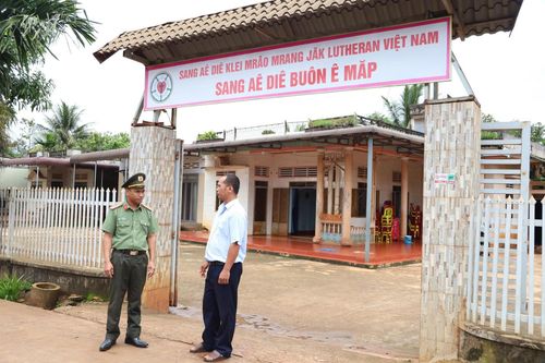 Với Trung tá Y Dham Y Dham Byă, bảo đảm an ninh tôn giáo không chỉ bằng việc quản lý, kiểm tra mà tạo sự đồng thuận trong dân