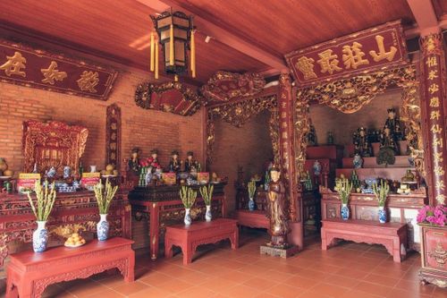 Lý Nhã Kỳ chia sẻ khuôn viên biệt thự ở quê.