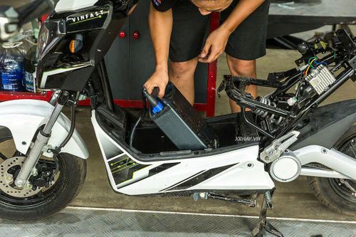 Nên kiểm tra bộ điều khiển, động cơ hoặc lốp xác định rõ nguyên nhân.