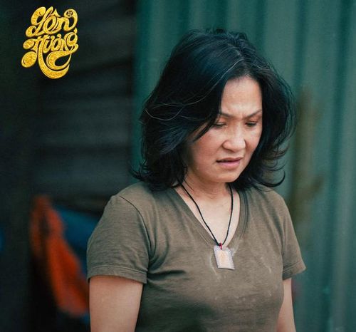 Hồng Đào đảm nhận vai bà Mũi trong Lên Hương, nhân vật được hé lộ với nhiều bí mật phía sau. Ảnh: NSX