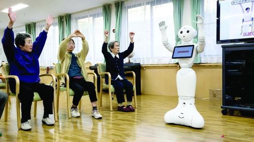Robot hỗ trợ người cao tuổi ở Nhật Bản