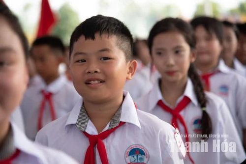 Gương mặt lấm tấm mồ hôi nhưng rạng ngời niềm vui.