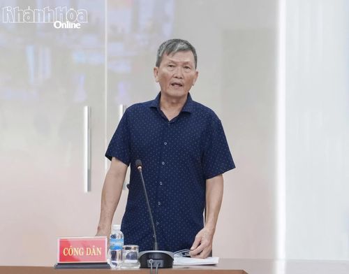 Ông Trần Văn Long (phường Bảo An) trình bày tại buổi tiếp công dân.