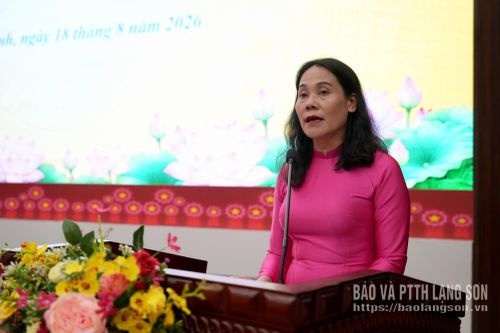 Lãnh đạo UBND phường Đông Kinh phát biểu tại hội nghị