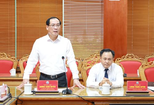 Đồng chí Dương Xuân Huyên, Ủy viên Ban Thường vụ Tỉnh ủy, Phó Chủ tịch Thường trực HĐND tỉnh phát biểu chỉ đạo tại lễ ký kết