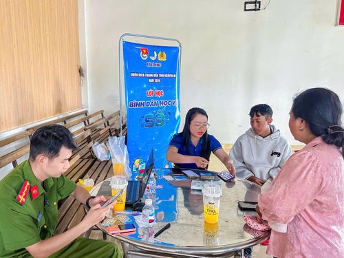 Tổ công nghệ số của các địa phương tăng cường hỗ trợ người dân tiếp cận và sử dụng công nghệ số