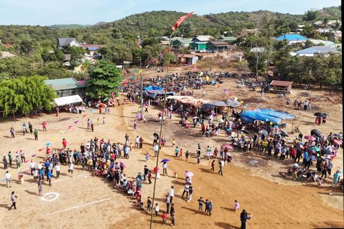 Đồng bào Mông tại xã Quảng Tân duy trì Lễ hội Gầu Tào ngày đầu năm mới
