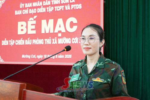 Lãnh đạo Đảng ủy xã Mường Cơi phát biểu tại cuộc diễn tập.