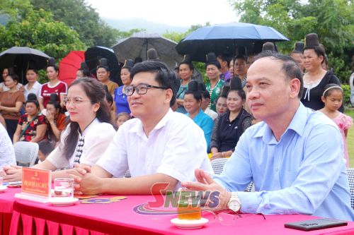 Các đại biểu tham dự game show