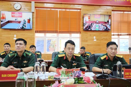 Các đại biểu dự hội nghị tại điểm cầu Bộ CHQS tỉnh.