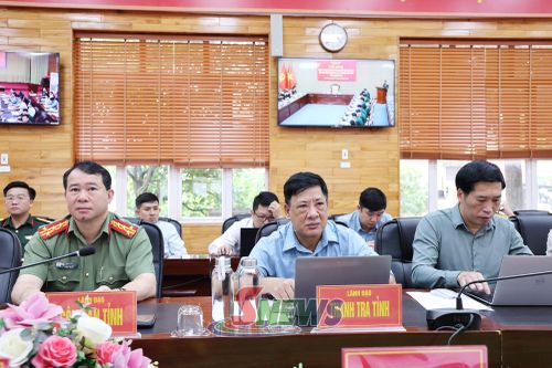 Đại biểu các cơ quan, đơn vị dự hội nghị tại điểm cầu Bộ CHQS tỉnh
