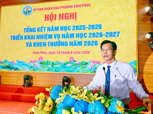 Chủ tịch UBND phường Vĩnh Phúc Nguyễn Hoài Nam phát biểu tại hội nghị.